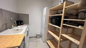 Private kitchen - Eugène's Little Cottage (Provence-Alpes-Côte d'Azur)