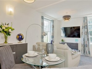 Living area - 1 Bed in Chester (oc-78221) (Chester)
