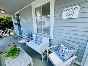 Terrace/patio - Borough Bound (Stonington)