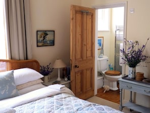Free WiFi, bed sheets - 2 Bed in Ventnor (oc-75920) (Ventnor)