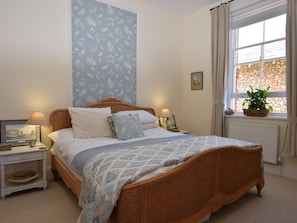 Free WiFi, bed sheets - 2 Bed in Ventnor (oc-75920) (Ventnor)