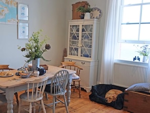 Dining - 2 Bed in Ventnor (oc-75920) (Ventnor)