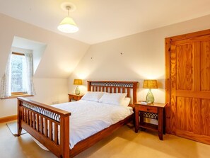 Cuna de viaje, wifi gratis y ropa de cama 
