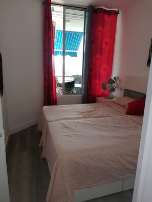 Room - Fantastic 1-Bedroom Apartment with Sea Views, Pool, and Air Conditioning (Costa Adeje)