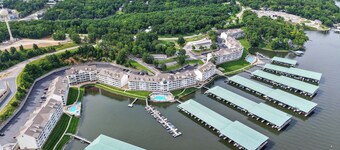 Top-Floor Elevator Accessible 4Bd 3Ba @ParkviewBay!  2 Kings, 2 Queens, 2 Twins!