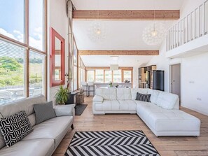 Fernseher, Kamin