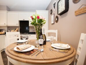 Dining - 2 Bed in Stokesley (oc-g0072) (Great Busby)