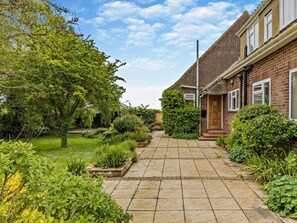 Property grounds - 4 Bed in Holt (oc-ncc12) (Wiveton)