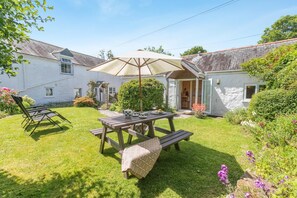 Outdoor dining - 1 Bed in Falmouth (oc-85594) (Brill)
