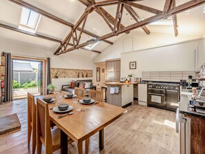 Dining - 1 Bed in Chichester (oc-77402) (Westergate)