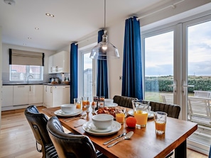 Dining - 2 Bed in Flamborough (oc-g0115) (Flamborough)