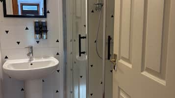 Appartement, 2 chambres | Salle de bain