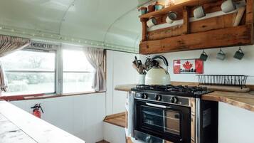 Oven, cookware/dishes/utensils