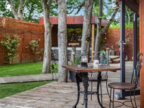 Outdoor dining - 1 Bed in Lymington (oc-74314) (Sway)