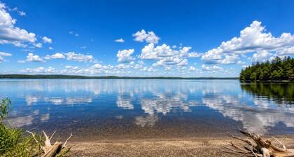 Romantic Yurt Getaway with lake access and hot tub near Acadia