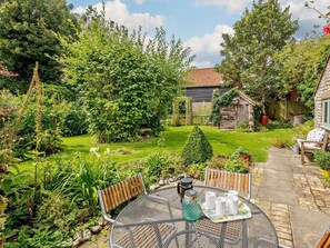 Outdoor dining - 2 Bed in Norwich (oc-75916) (Gresham)