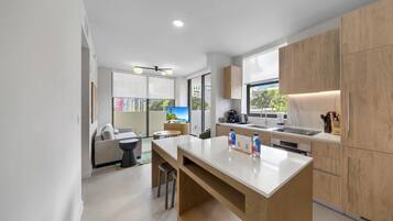 Condo, sacada, vista para a cidade | Parte interna
