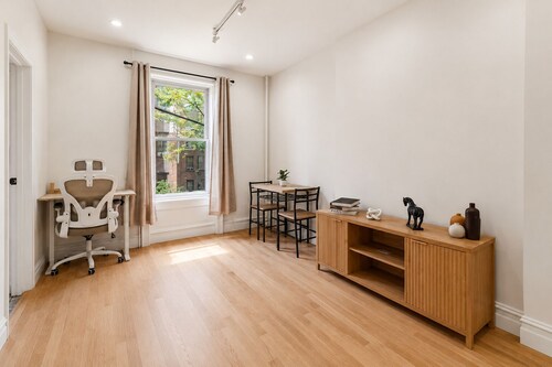 Spacious NYC Studio Near Subway & Manhattan Sights