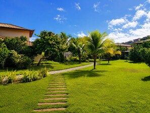 Property grounds - Villa Serena | Vacation Home for Families and Groups (Armação dos Búzios)
