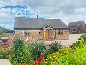 Exterior - 2 Bed in Shrewsbury (oc-77771) (Leighton)