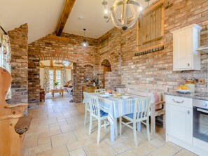 Dining - 2 Bed in Shrewsbury (oc-77771) (Leighton)