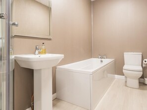 Bathroom - 2 Bed in Cockermouth (oc-sz381) (Wythop)