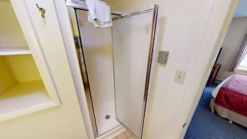 1 bedroom, WiFi (free), bed sheets