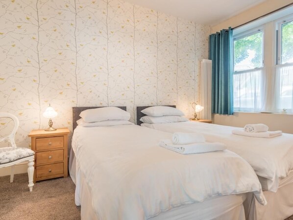 Room - 2 Bed in Keswick (oc-sz215) (Keswick)