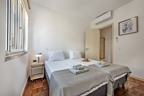 Iron/ironing board, free WiFi, bed sheets - Cozy apartment with a spacious terrace in the heart of Faro (Faro)