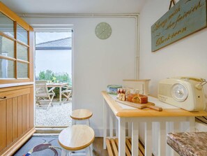 Dining - 2 Bed in Cheltenham (oc-46677) (Bourton-on-the-Water)