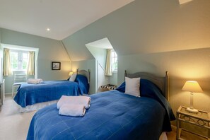 4 bedrooms, travel cot, free WiFi, bed sheets