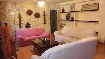 TV, caminetto