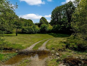 Property grounds - 3 Bed in Minehead (oc-78698) (North Quarme)