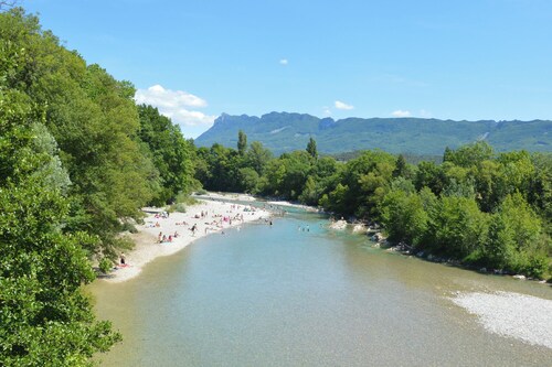 Les Cerisiers 2 Vacation Rentals: Le Vigne, surrounded by nature and just a stone's throw from the Drôme River