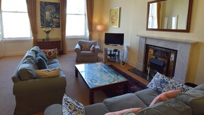 TV - 3 Bed in Edinburgh (oc-79008) (Edinburgh)