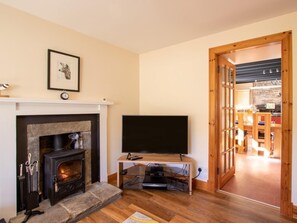 TV, fireplace - 3 Bed in Pitlochry (oc-78841) (Dalchalloch)