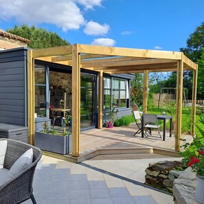 Outdoor dining - Cozy Family Room - The Vendée Cocoon (Saint-André-Goule-d'Oie)