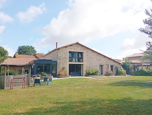 Exterior - Family Suite La Vendéenne – The Vendée Cocoon (Saint-André-Goule-d'Oie)