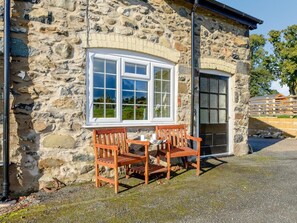 Terrace/patio - 1 Bed in Conwy (oc-79357) (Ty'n-y-groes)