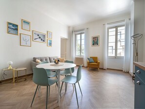 Dining - Spacious and Bright, Near Train Station and Palais des Festivals - BENAKEY (Cannes)