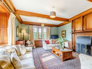 Living area - 8 Bed in Rugeley (oc-79321) (Abbots Bromley)
