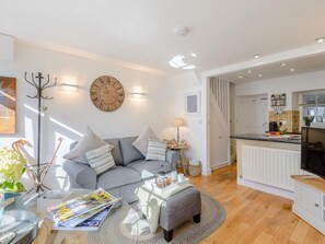 Living area - 1 Bed in Aberdovey (oc-79148) (Aberdovey)