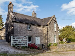 Exterior - 3 Bed in Ashbourne (oc-79554) (Wetton)