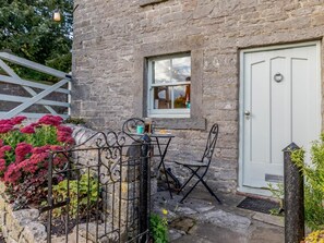 Terrace/patio - 3 Bed in Ashbourne (oc-79554) (Wetton)