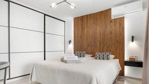 1 bedroom, free WiFi, bed sheets - Pueblo Evita 1BR Apt with Sunny Terrace, Pool (Benalmádena)