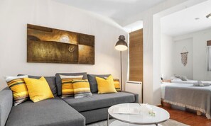 TV - Fuengirola Center | Large Terrace, BBQ & Beach Nearby (Fuengirola)