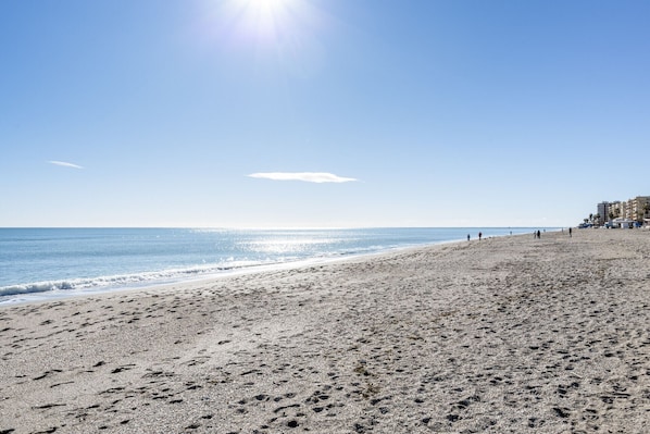 Beach - Fuengirola Center | Large Terrace, BBQ & Beach Nearby (Fuengirola)