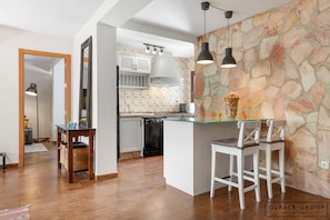 Coffee/tea maker, fridge, microwave, oven - Fuengirola Center | Large Terrace, BBQ & Beach Nearby (Fuengirola)