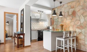 Coffee/tea maker, fridge, microwave, oven - Fuengirola Center | Large Terrace, BBQ & Beach Nearby (Fuengirola)
