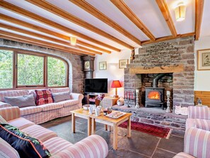 TV, fireplace - 4 Bed in Brecon (oc-bn003) (Merthyr Tydfil)